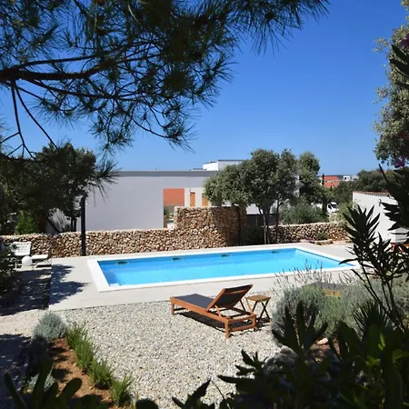 Feriehus Holiday Home In Mandre Near Zrce Beach, Cleaning Included