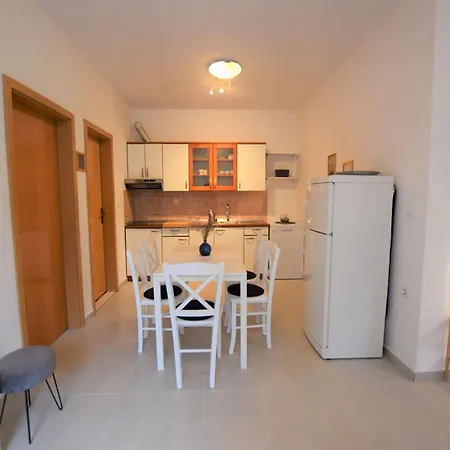 Holiday Home In Mandre Near Zrce Beach, Cleaning Included Prázdninový dům