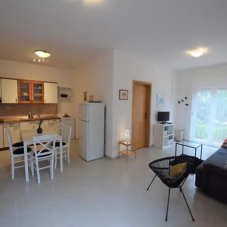 Holiday Home In Mandre Near Zrce Beach, Cleaning Included בית נופש