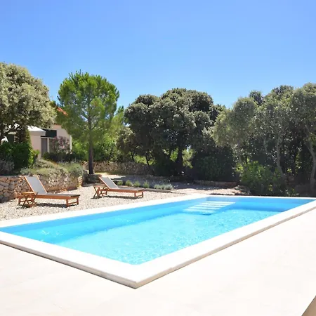 Holiday Home In Mandre Near Zrce Beach, Cleaning Included בית נופש *