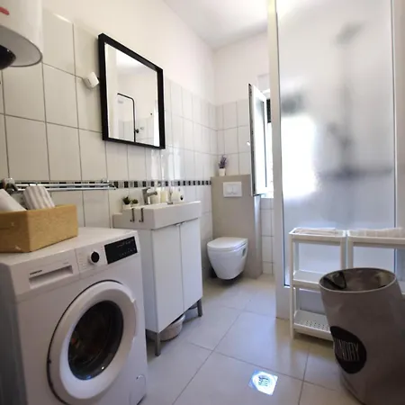 Holiday Home In Mandre Near Zrce Beach, Cleaning Included Prázdninový dům *